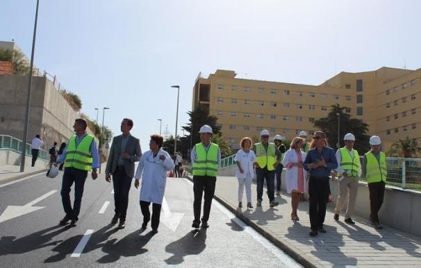 El Hospital Torrecárdenas inicia la apertura al tráfico del nuevo vial de salida del recinto sanitario