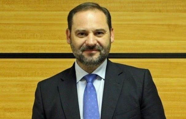 El diputado Ábalos, jefe de campaña de Pedro Sánchez, ejercerá como portavoz provisional del PSOE en el Congreso