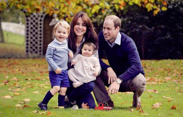 Felicitacion navideña de los príncipes de Inglaterra Kate y Guillermo.