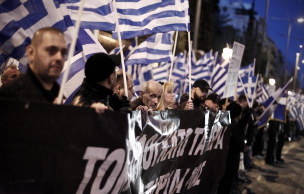 Simpatizantes del partido griego de extrema derecha Amanecer Dorado. EFE/Archivo