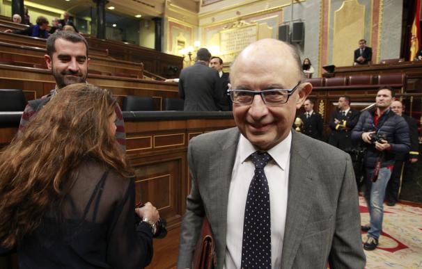 (Ampliación) PSOE pide la comparecencia de Montoro en el Congreso por su reunión con Aznar