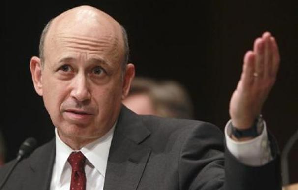 El jefe de Goldman, criticado en el Senado, dice habrá cambios