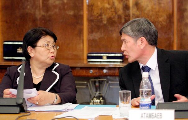El Gobierno provisional de Kirguizistán permite al ex presidente regresar al país