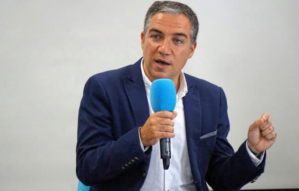 Bendodo dice que moción de censura en Rincón se justifica por "responsabilidad" y "parálisis" en Gobierno local