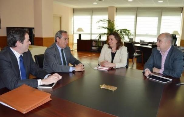 Franco evalúa con Cecam las propuestas que la patronal ha realizado al Pacto por la Recuperación Económica