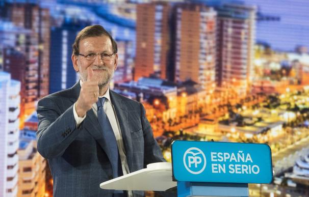 20D. - Rajoy no se cierra a reformar la Constitución pero pide hacerlo "con un consenso" como el de Adolfo Suárez