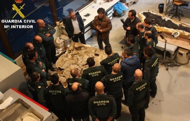 La Guardia Civil se forma en Dinópolis en materia de patrimonio paleontológico