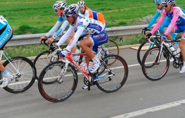 Purito Rodríguez gana en Orio y se acerca a Valverde, que mantiene el liderato