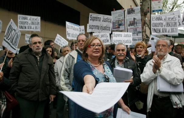 Presentan 200.000 firmas de apoyo a Garzón frente a la Audiencia Nacional