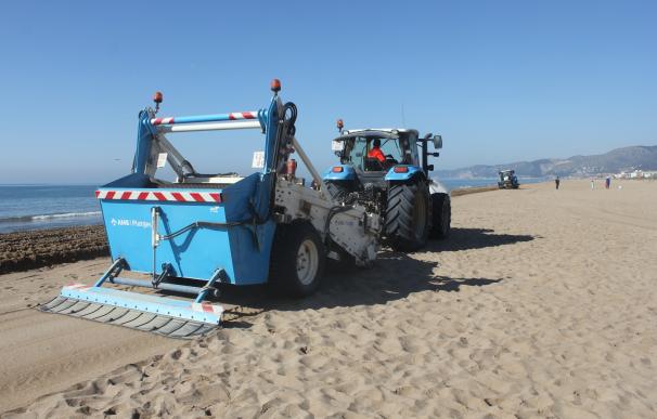 La totalidad de la playa de Castelldefels recupera el distintivo de Bandera Azul