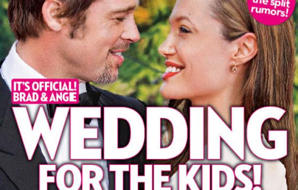 La revista OK! anuncia en su portada que la pareja de actores se casa por los hijos.