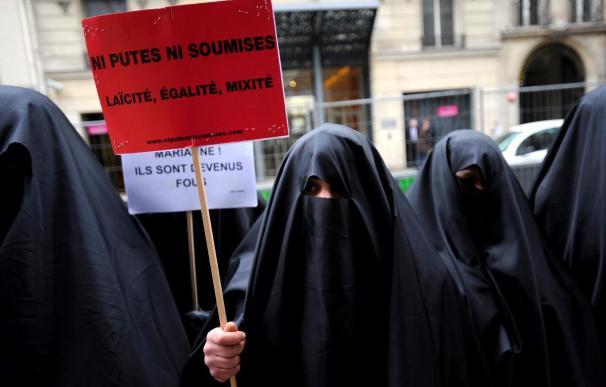 El Gobierno francés presentará un proyecto de ley contra el burka en mayo