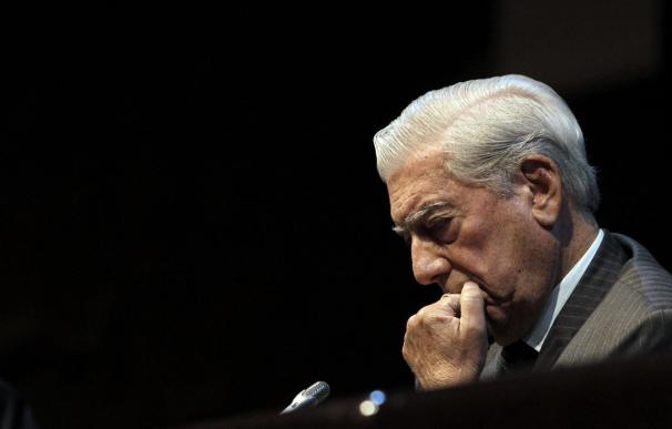 Vargas Llosa dice que "el 'boom' no fue solo un movimiento literario, también político"