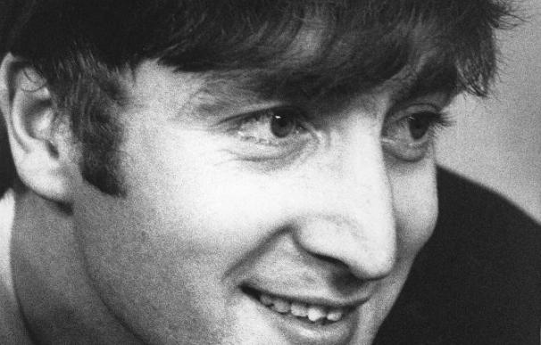Dos partes escolares de castigo de John Lennon, vendidos por unos 20.250 euros