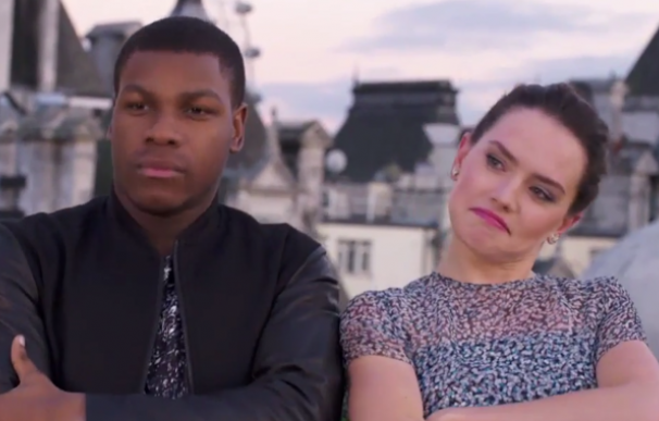 Daisy Ridley (Rey) y John Boyega (Finn) se marcan un rap sobre 'Star Wars'