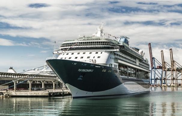 La compañía Thompson Cruises bautiza su nuevo buque 'Tui Discovery 2' en el Puerto de Málaga