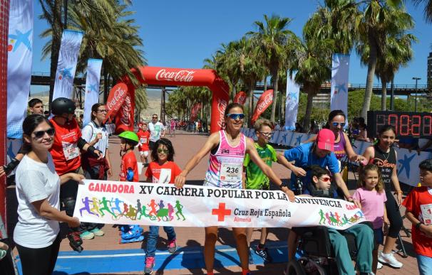 Más de 1.000 almerienses corren la XV Carrera de la Cruz Roja por la convivencia en Almería