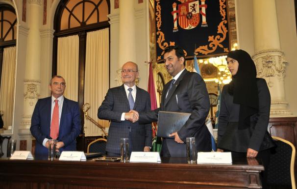 El Ayuntamiento y la Fundación Deportiva Málaga CF formalizan la concesión del suelo para la Academia