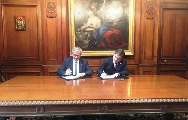 El rector de de Oviedo impulsa la colaboración con las universidades de Chile y Católica de Chile