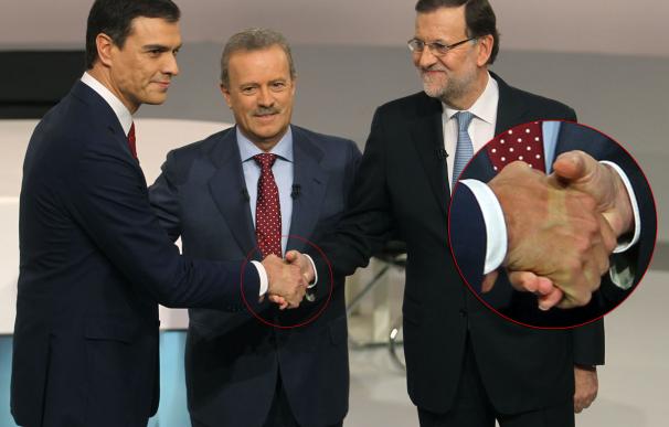 Apretón de manos Rajoy-Sánchez