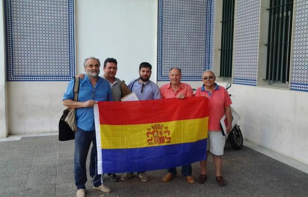 Foro por la Memoria denuncia al alcalde de Algeciras por "impedir" exhibir una bandera republicana