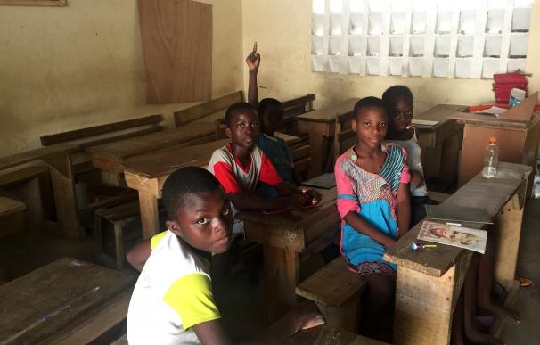 La campaña 'Libropensadores' recauda 8.900 euros para escolares sin recursos de Costa de Marfil