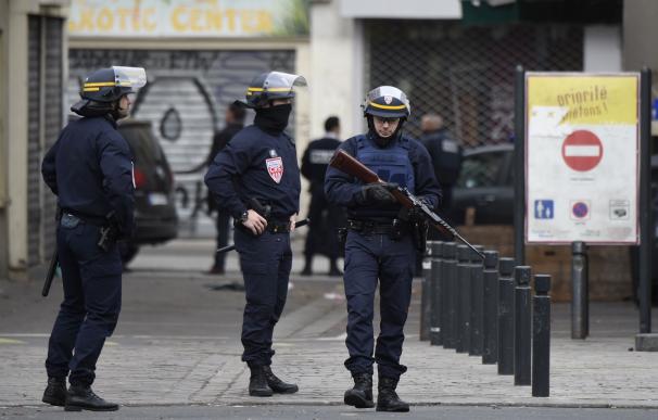 La Policía francesa detiene a un hombre vinculado a los atentados de París