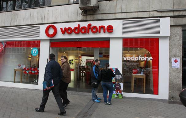 Vodafone España eleva un 0,9% los ingresos por servicio y un 4% en términos comparables