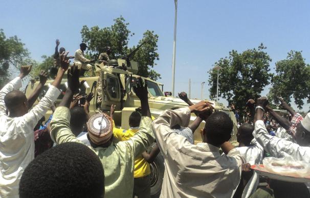 Cazadores liberan otra ciudad importante de Nigeria tomada por Boko Haram