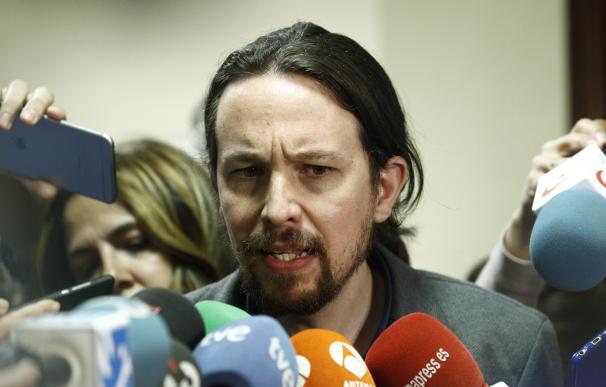 Iglesias carga contra el PSOE y le afea el 'tamayazo': "Haremos algunas cosas mal pero el PP ni nos compra ni nos manda"