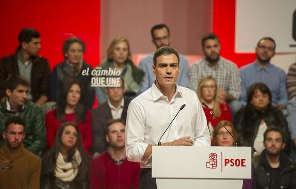 Pedro Sánchez: "Cuatro años más de Rajoy será la desaparición de la hucha de las pensiones"