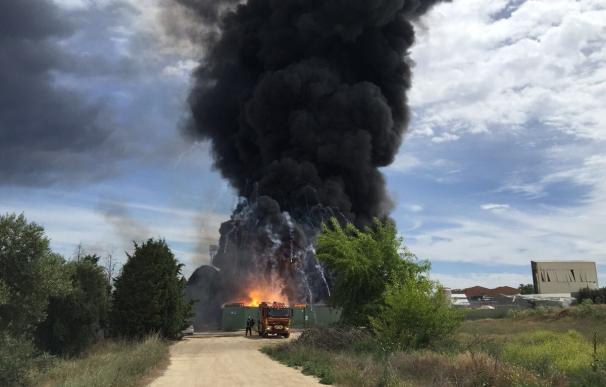 La Comunidad de Madrid convoca el comité de crisis para el seguimiento del incendio de Arganda