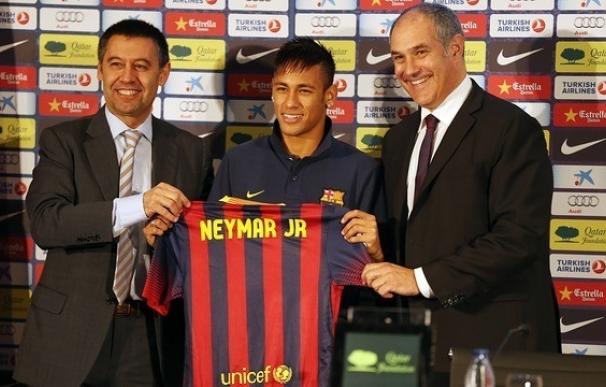 El juez abre juicio y fija fianza de más de 3 millones al Barça, al Santos y sus presidentes por Neymar