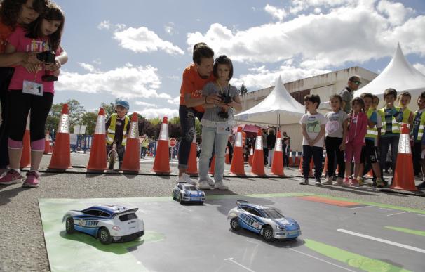 Autopistas celebra una jornada de seguridad vial en Logroño "para formar a los conductores del futuro"