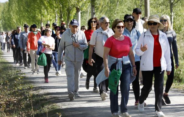 Salud anima a los ciudadanos a participar este domingo en el tercer Paseo Saludable 'Valgaroz, Lardero'