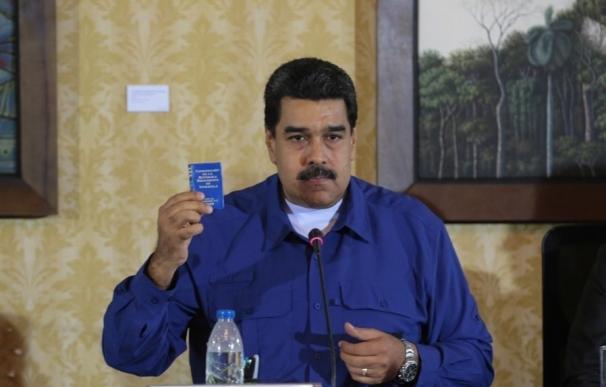 Maduro insta al Rey a investigar la "agresión" al embajador y acusa a Rajoy de "permitirla"