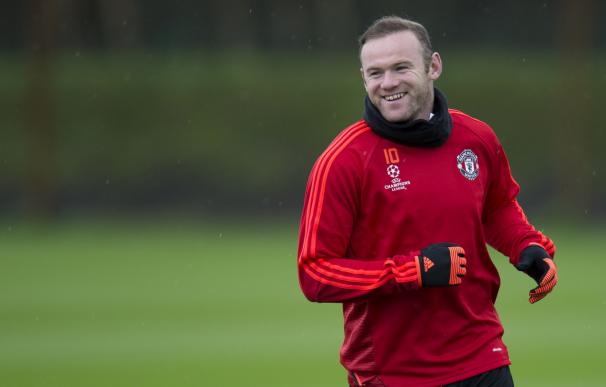 Rooney apoya a Van Gaal: "Estamos luchando por nuestro entrenador" / AFP.
