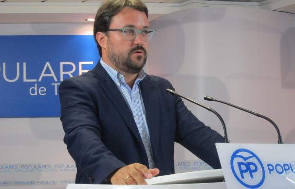 El secretario general del PP canario asume las competencias de Soria en el partido en "un día duro" y "triste"