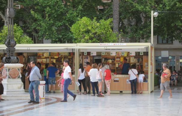 Las ferias del libro congregan en abril y mayo a escritores, editores, libreros y lectores por toda Andalucía