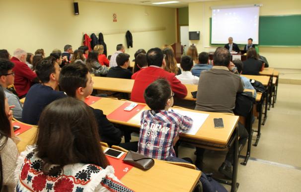 Unos 150 alumnos exponen sus trabajos en el congreso provincial de iniciación a la investigación