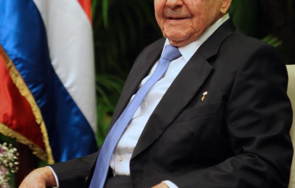 Cuban President Raul Castro meets with his Costa R