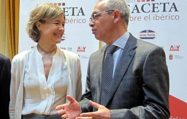 García Tejerina ve "mucho mejor" al sector del ibérico que antes de aprobar la norma de 2014