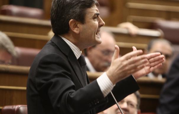 Saura considera que Murcia "tendría que plantarse y decir 'no' a los recortes"
