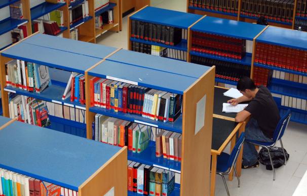 Caen un 11% los visitantes a las bibliotecas cántabras, entre las de menor porcentaje de usuarios