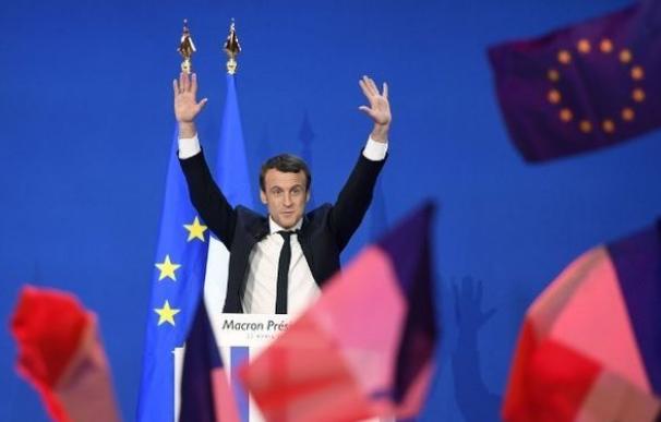 Macron puede ser elegido presidente de Francia aupado por el 'frente' anti Le Pen
