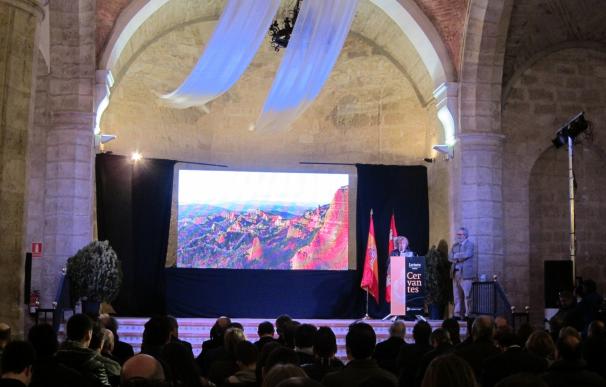 La obra de Cervantes, arropada por imágenes de la Comunidad, protagoniza el acto cultural celebrado en Villalar