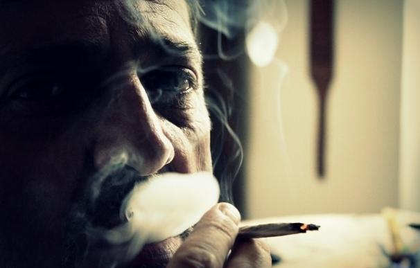 Fumar un paquete de tabaco supone inhalar 200.000 bacterias