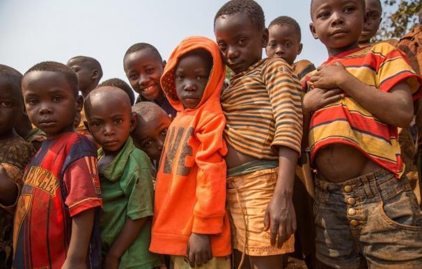 ACNUR sigue denunciando un goteo de refugiados un año después del inicio de la crisis en Burundi