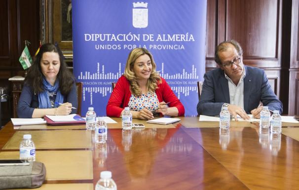 Diputación se reúne con el sector vitivinícola almeriense para trazar líneas de promoción conjuntas