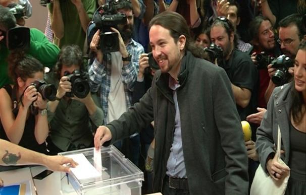 Pablo Iglesias vota.